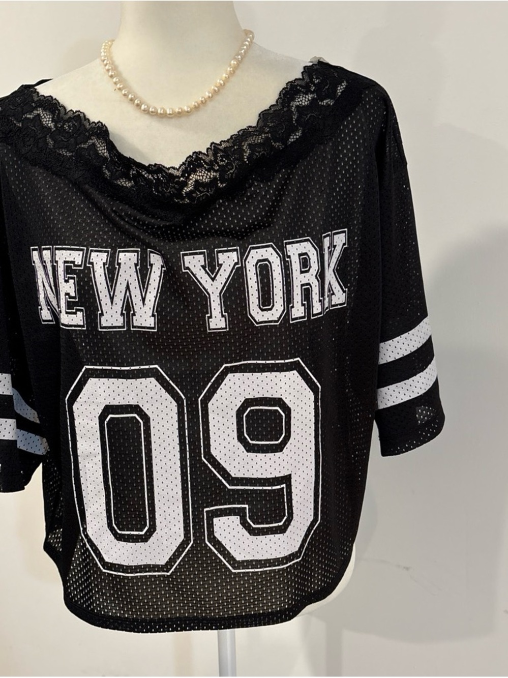 Derek Heart Black Lace-Trim Mesh 'New York 09' Jersey Top